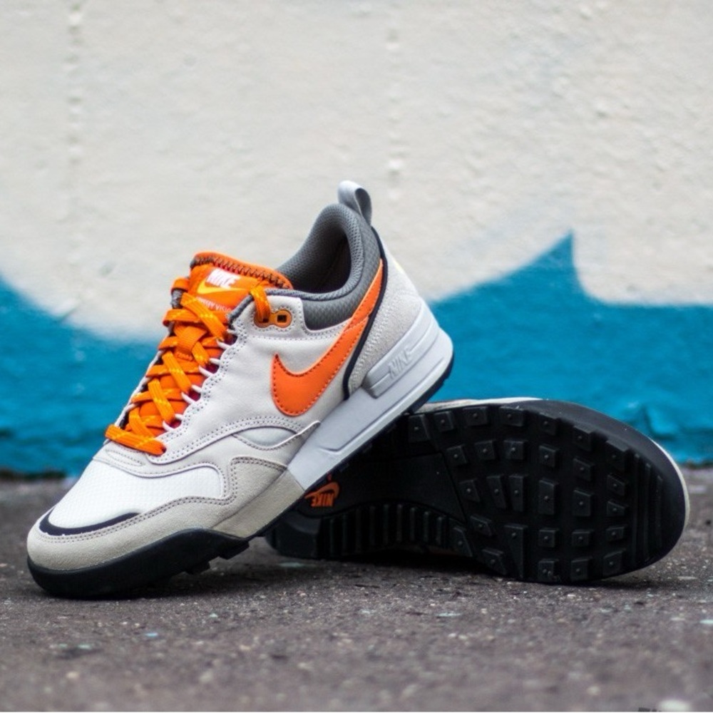 NIKE AIR ODYSSEY ENVISION QS LUNAR GREY/ COPPER FLASH- LIGHT BS GREY